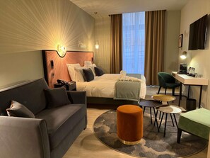 Privilege, Zimmer, 1 King-Bett | Minibar, Zimmersafe, Schreibtisch, laptopgeeigneter Arbeitsplatz