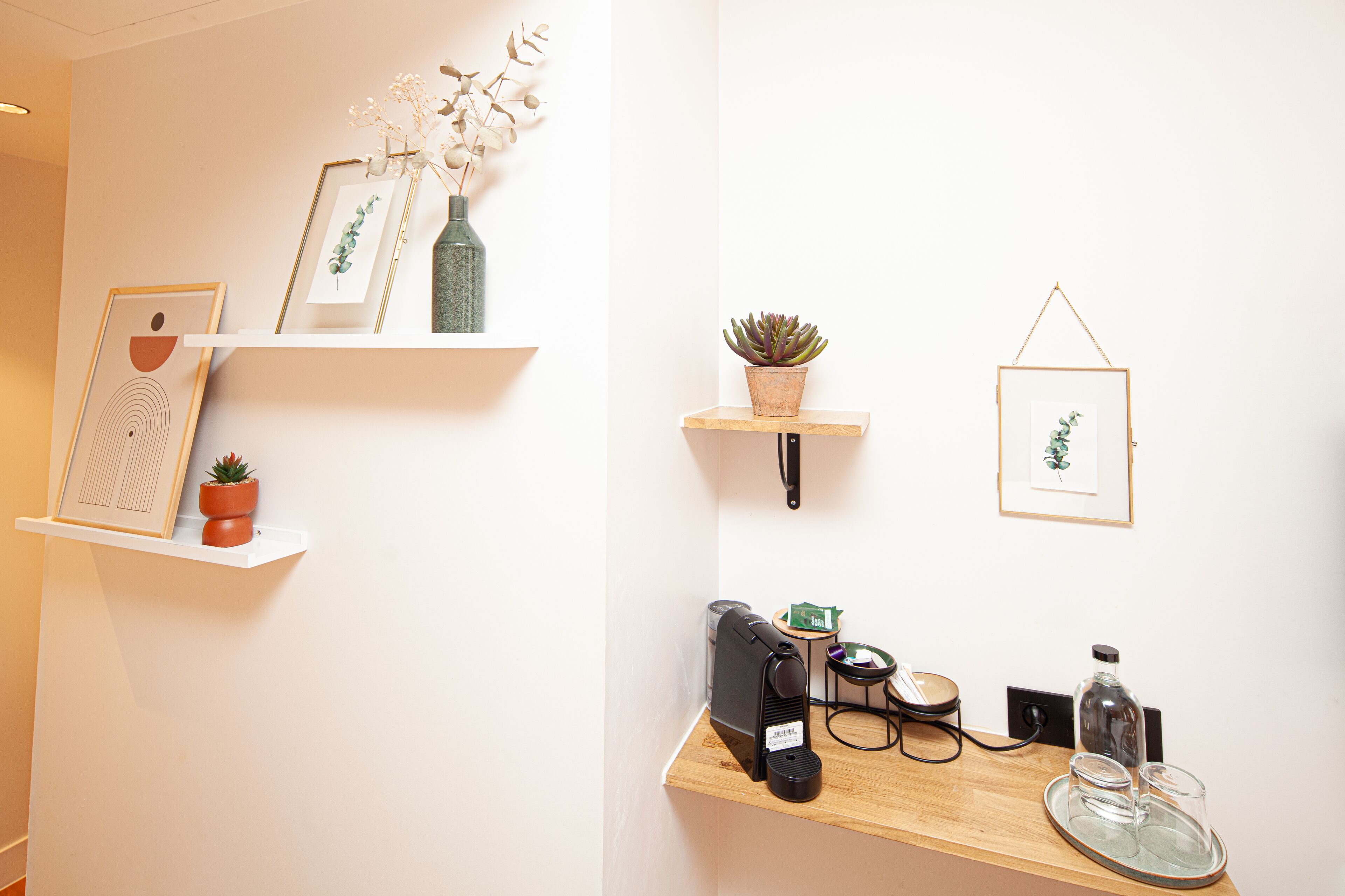 classic double room | minibar, in-room safe, desk, soundproofing