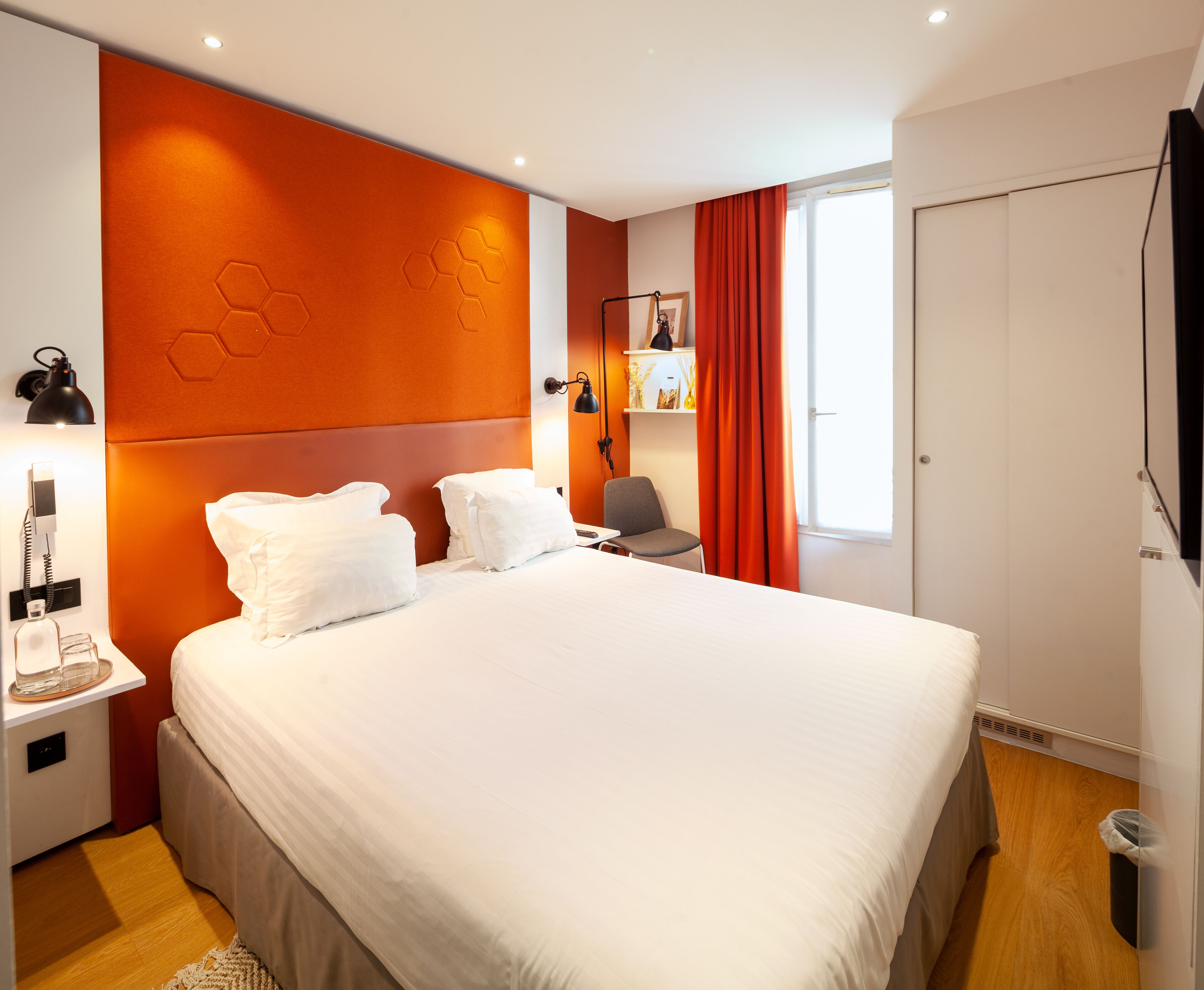standard double room | minibar, in-room safe, desk, soundproofing
