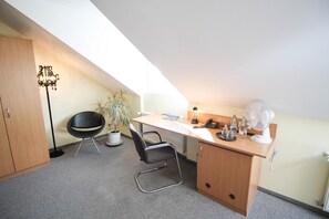 コンフォート ダブルルーム | 1 室のベッドルーム、セーフティボックス (室内)、デスク、ノートパソコン用作業スペース