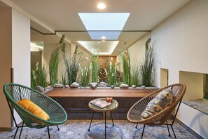 Couples treatment rooms, sauna, sports massages, massages