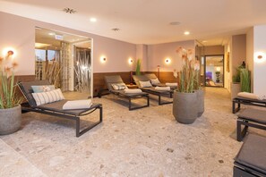 Couples treatment room(s), sauna, sports massages, massages