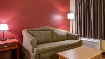 Habitación estándar, 1 cama de matrimonio grande con sofá cama, no fumadores | Caja fuerte, escritorio, cortinas opacas y tabla de planchar con plancha