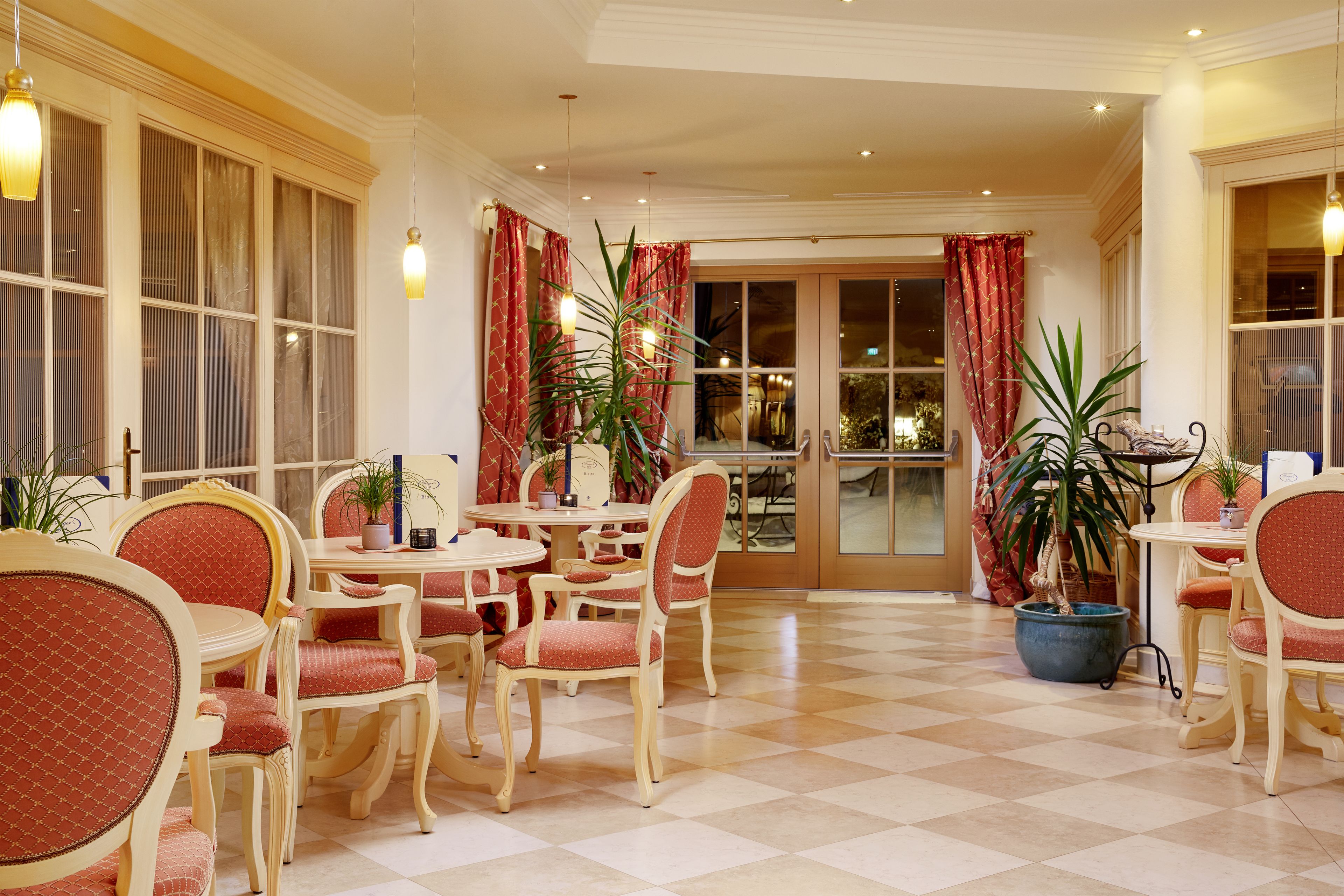 sauna, turkish bath/hammam, body treatments, aromatherapy, body wraps