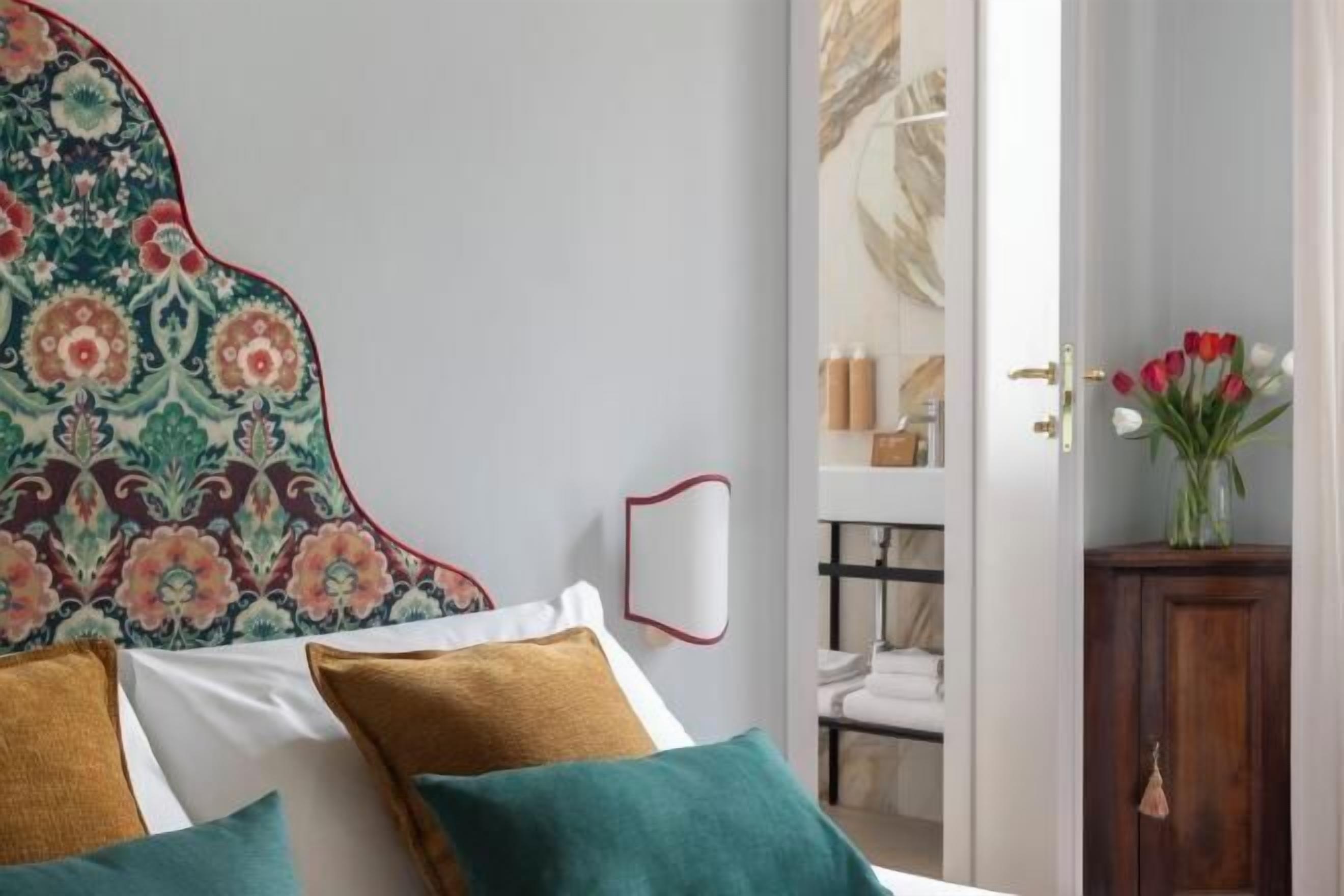 Minibar, coffres-forts dans les chambres, bureau, chambres insonorisées