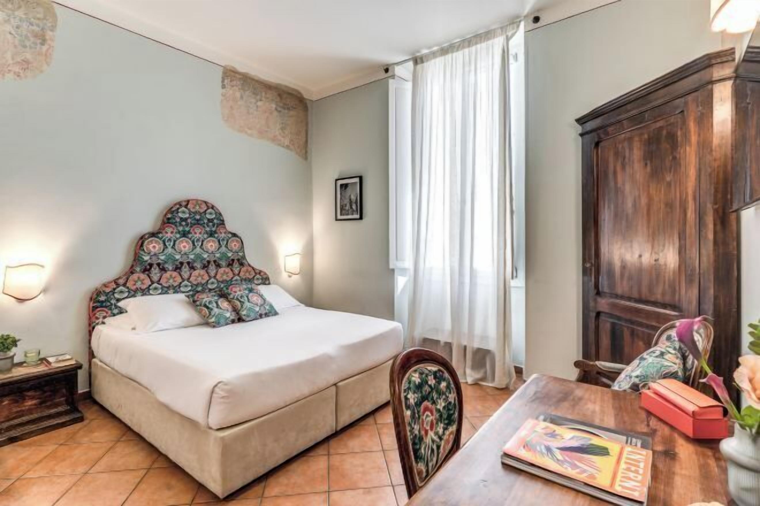 Minibar, in-room safe, desk, soundproofing