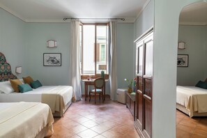 Standard Quadruple Room | Minibar, in-room safe, desk, soundproofing - Hotel Galileo (Florence)