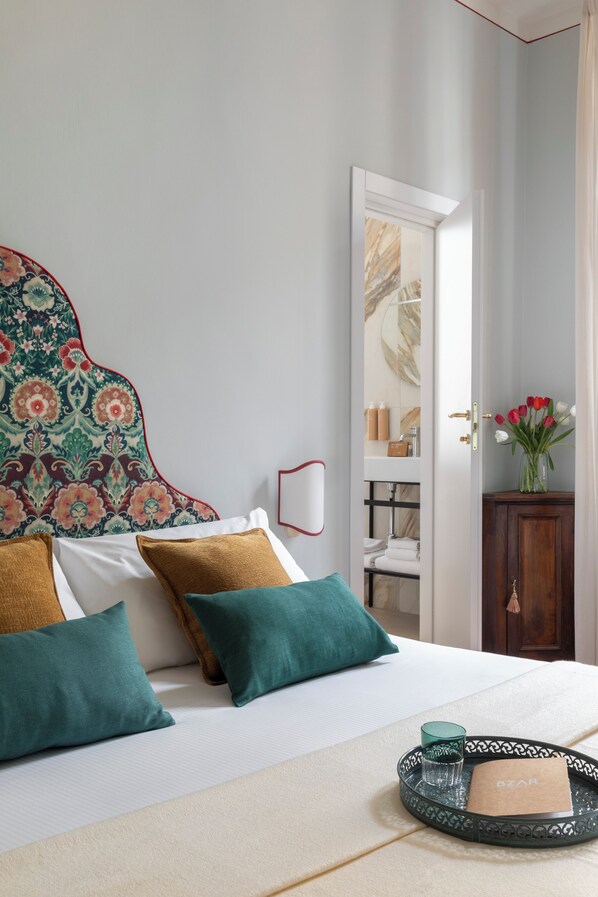 Superior Double or Twin Room | Minibar, in-room safe, desk, soundproofing - Hotel Galileo (Florence)