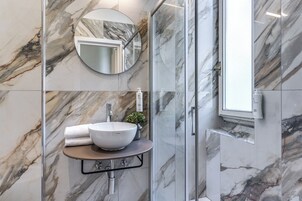 Standard Double or Twin Room | Bathroom | Free toiletries, hair dryer, towels