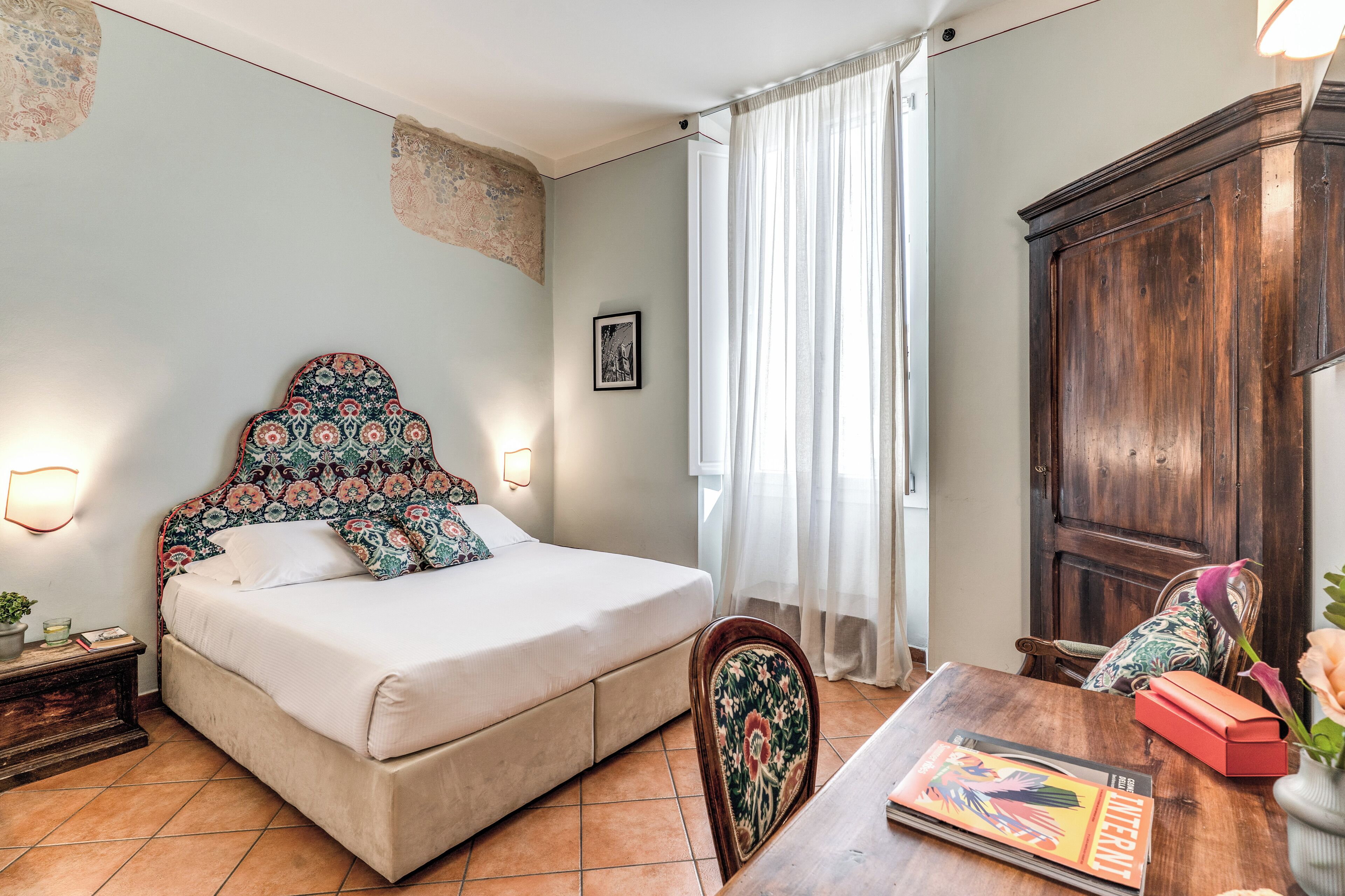 Standard Triple Room | Minibar, in-room safe, desk, soundproofing