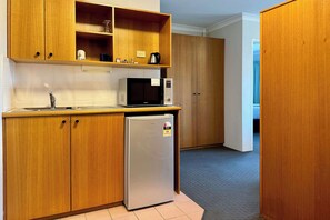 Suite, 1 King Bed, Non Smoking