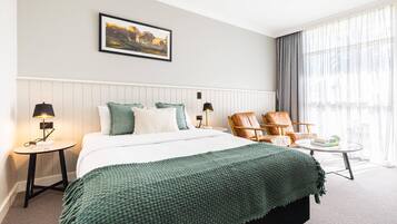 Room, Non Smoking, Poolside (Queen) | Premium bedding, blackout drapes, iron/ironing board, free WiFi