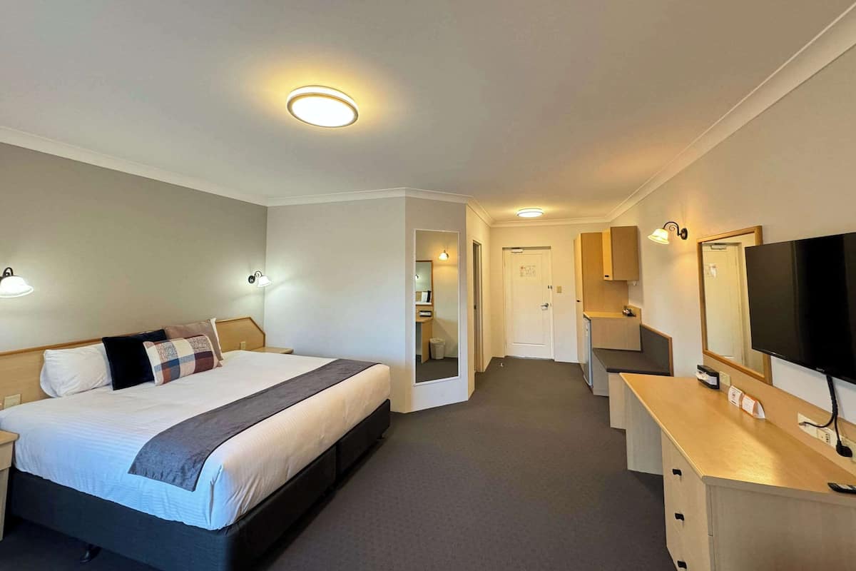 Executive Room, 1 King Bed, Non Smoking
