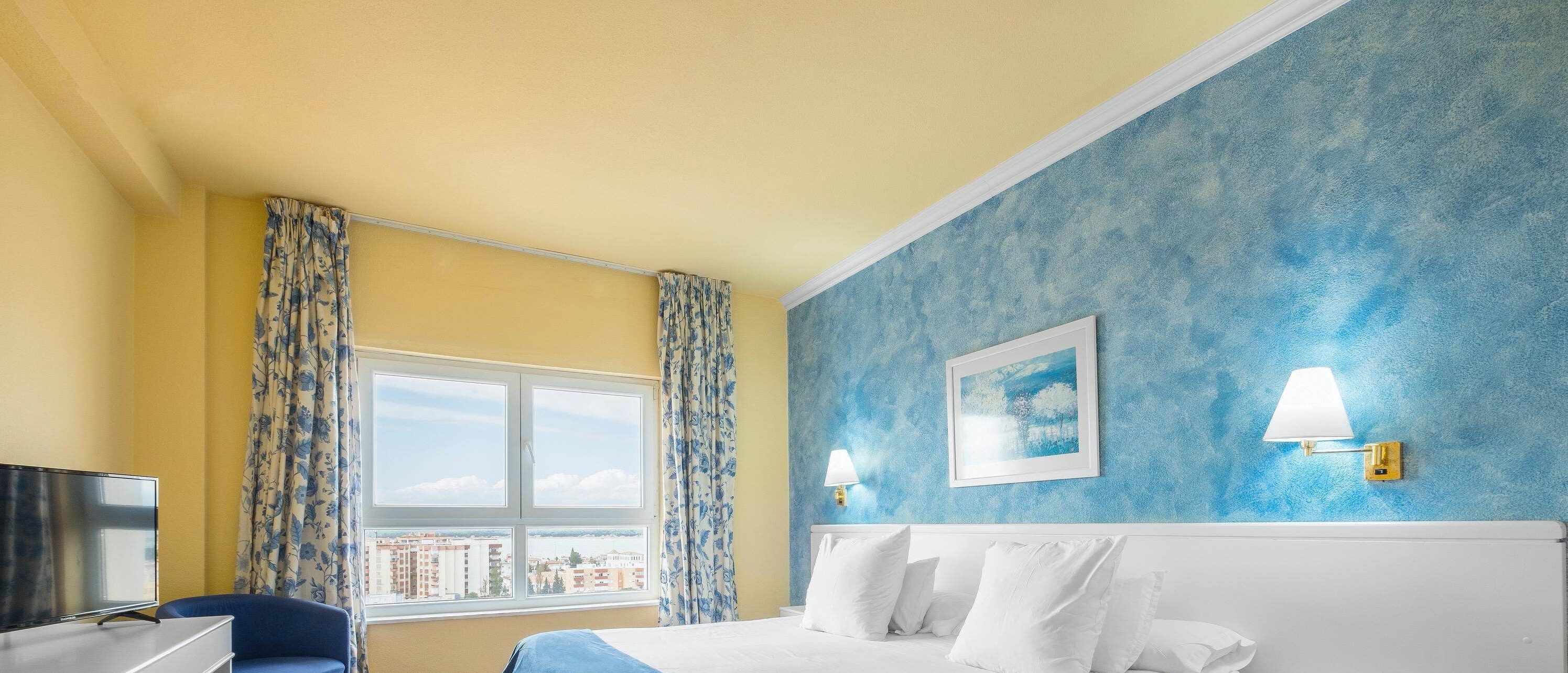 1 bedroom, in-room safe, free wifi, bed sheets