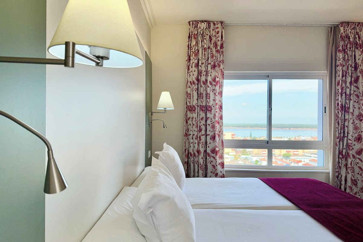 Standard Room | In-room safe, free WiFi, bed sheets