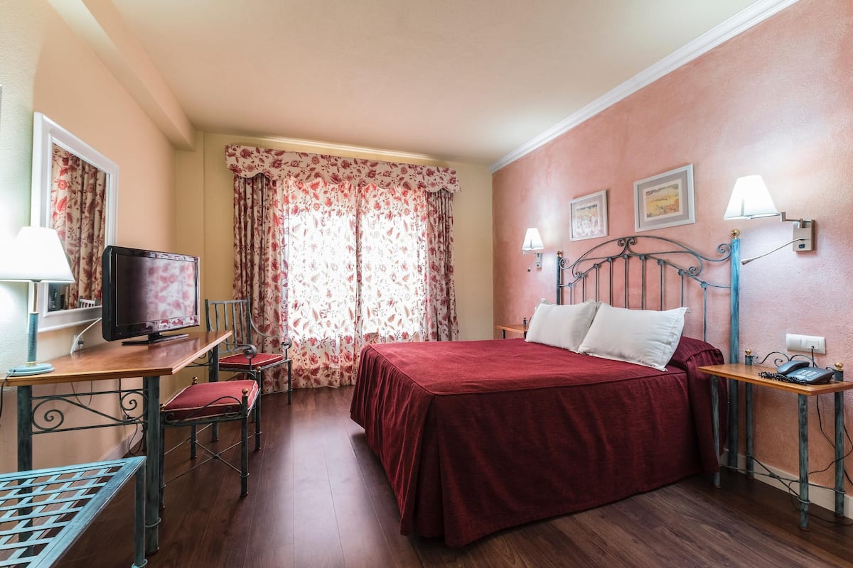 Double Room Single Occupancy | In-room safe, free WiFi, bed sheets
