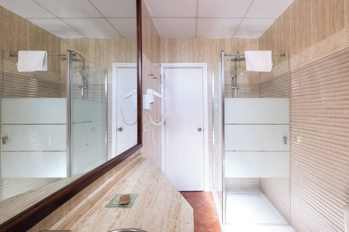 bathtub, deep-soaking bathtub, free toiletries, bidet