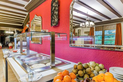 Tägliches Frühstücksbuffet gegen Gebühr
