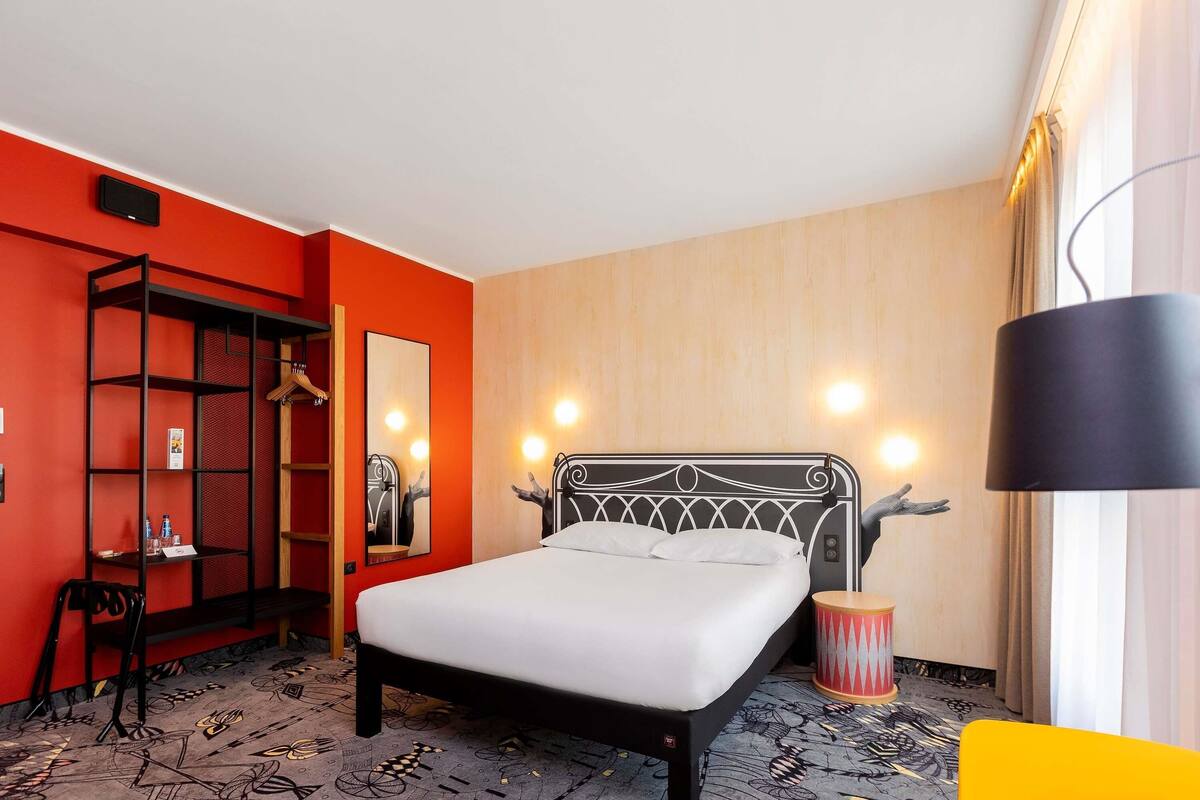 Standard Room, 1 Double Bed with Sofa bed | Desk, laptop workspace, blackout curtains, free WiFi