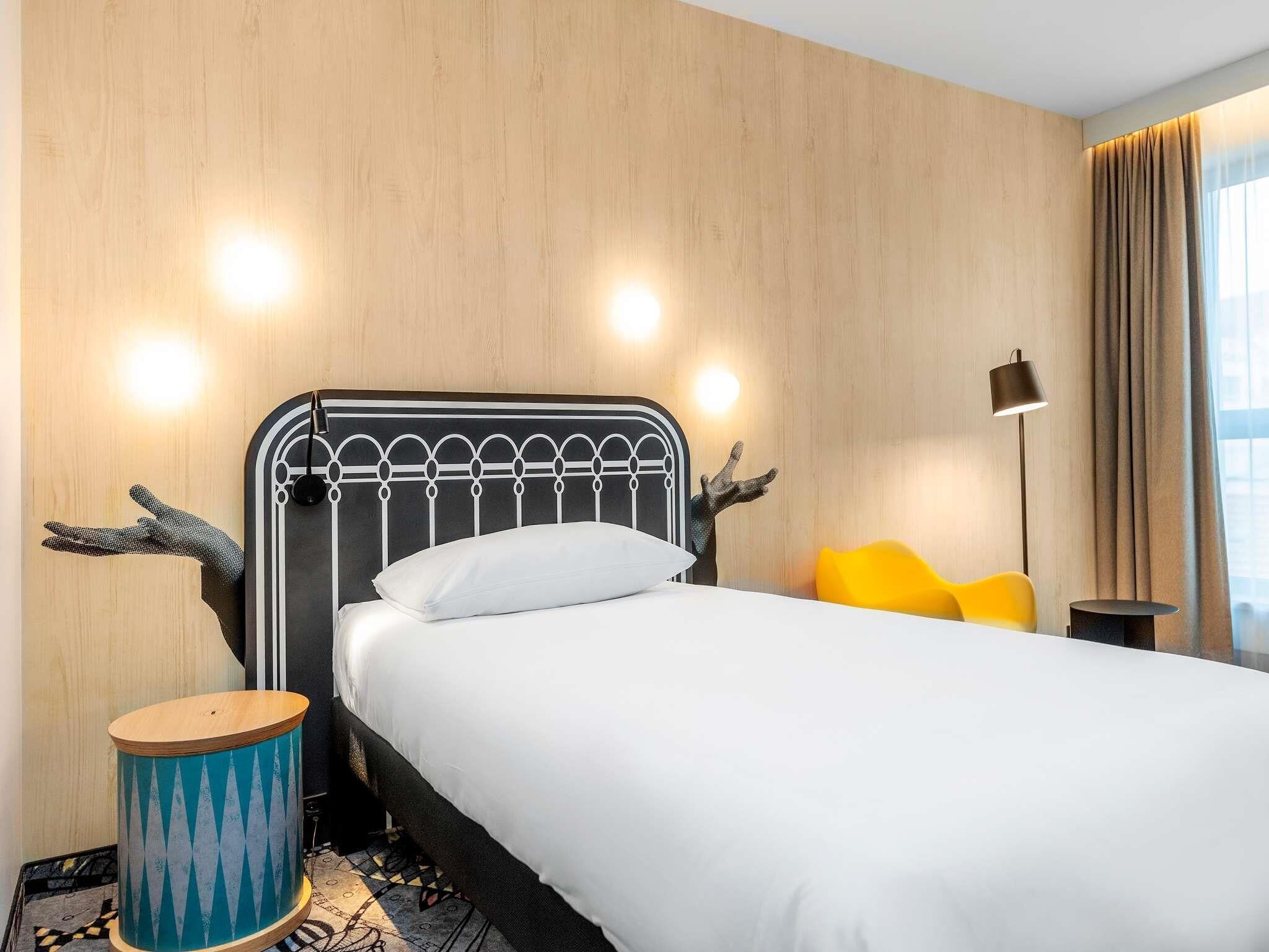 Standard Room, 1 Single Bed | Individually decorated, individually furnished, desk, laptop workspace