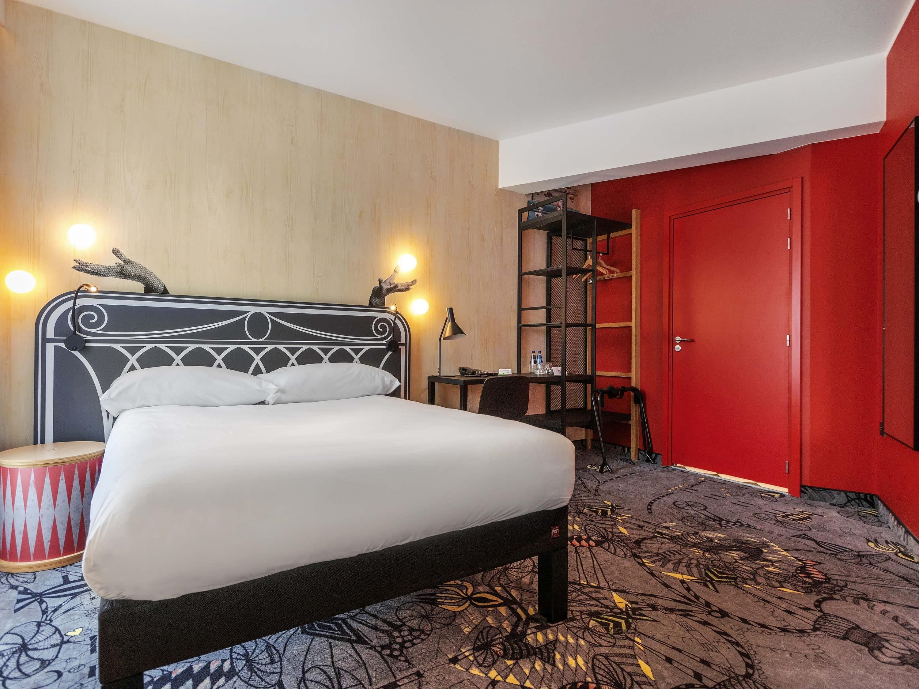 标准房, 1 张双人床 | 特色装修、特色家居、办公桌、笔记本电脑工作区