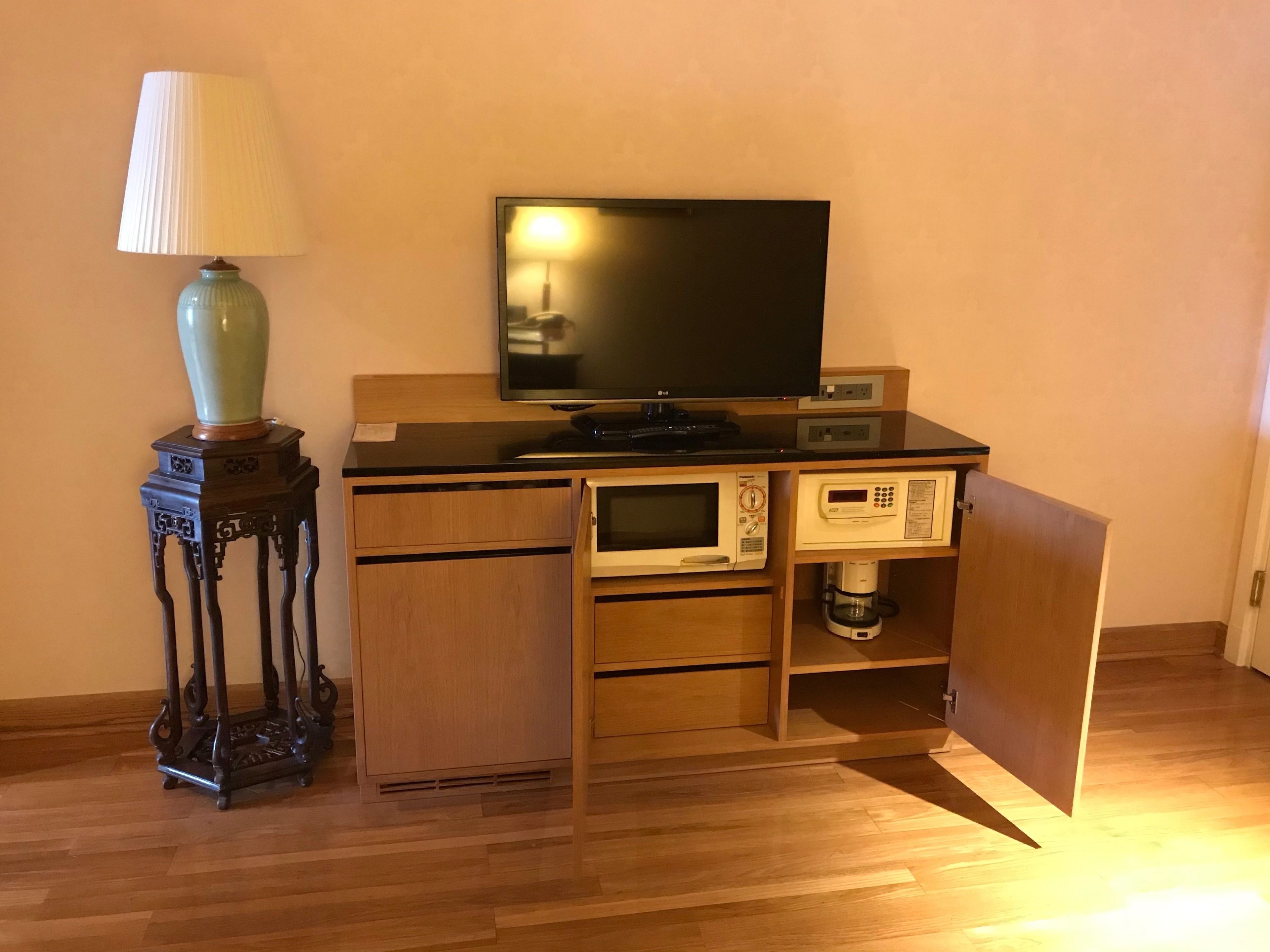 premium executive double room | private kitchen | mini-fridge, eco-friendly cleaning products, reusable coffee/tea filters