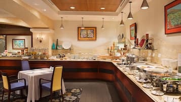 Daily buffet breakfast (TWD 748 per person)