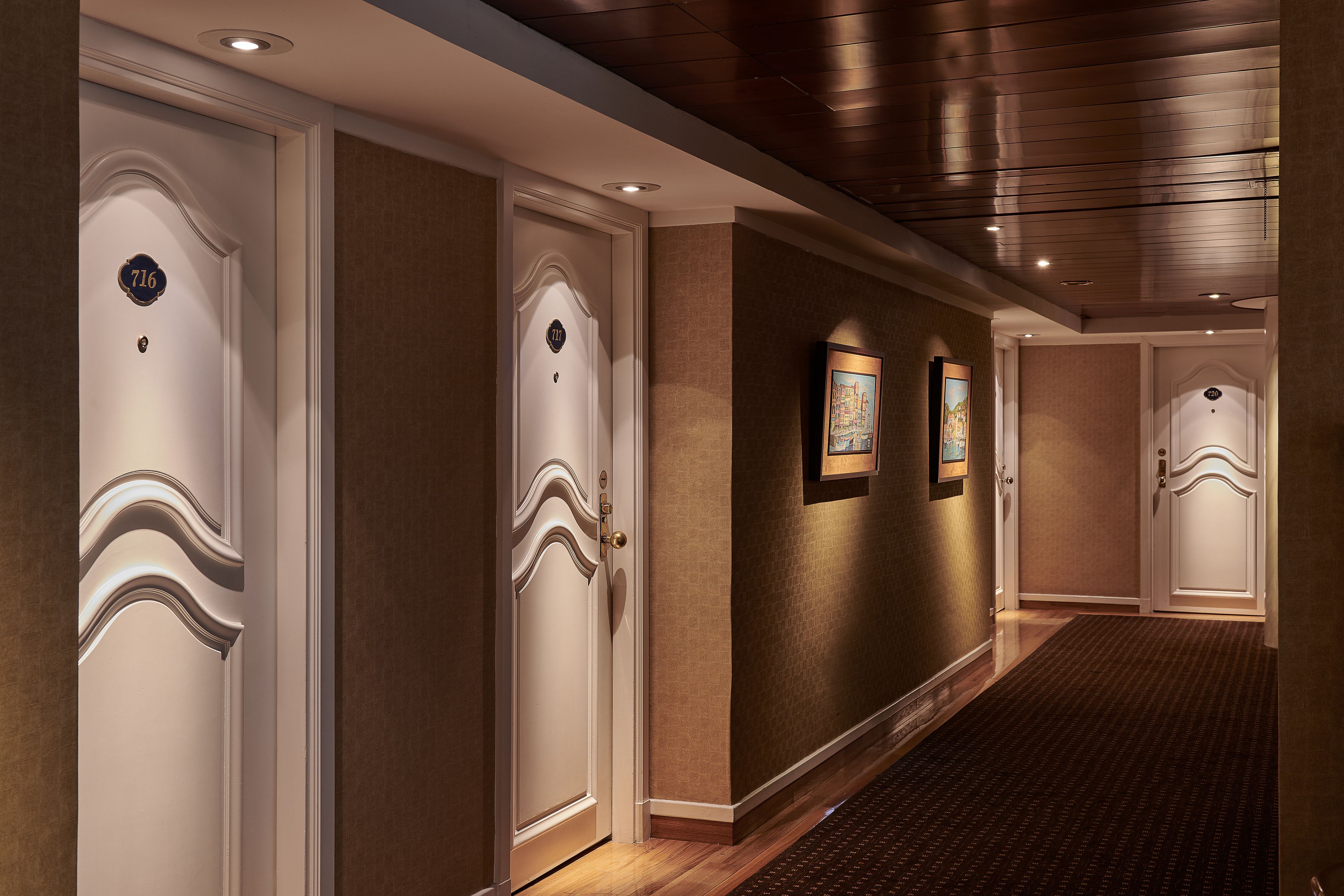 Photo - The Riviera Hotel
