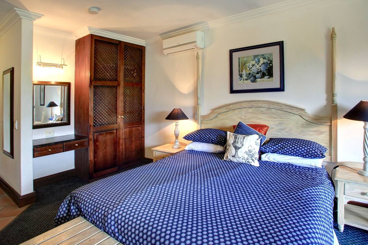 In-room safe, individually decorated, individually furnished, desk