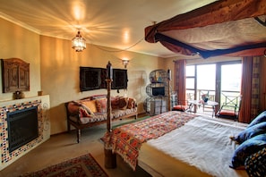 In-room safe, individually decorated, individually furnished, desk