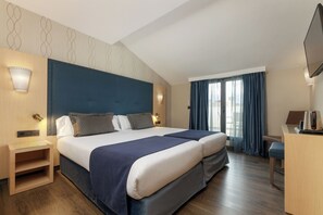 Habitación doble superior | 1 dormitorio, caja fuerte, escritorio