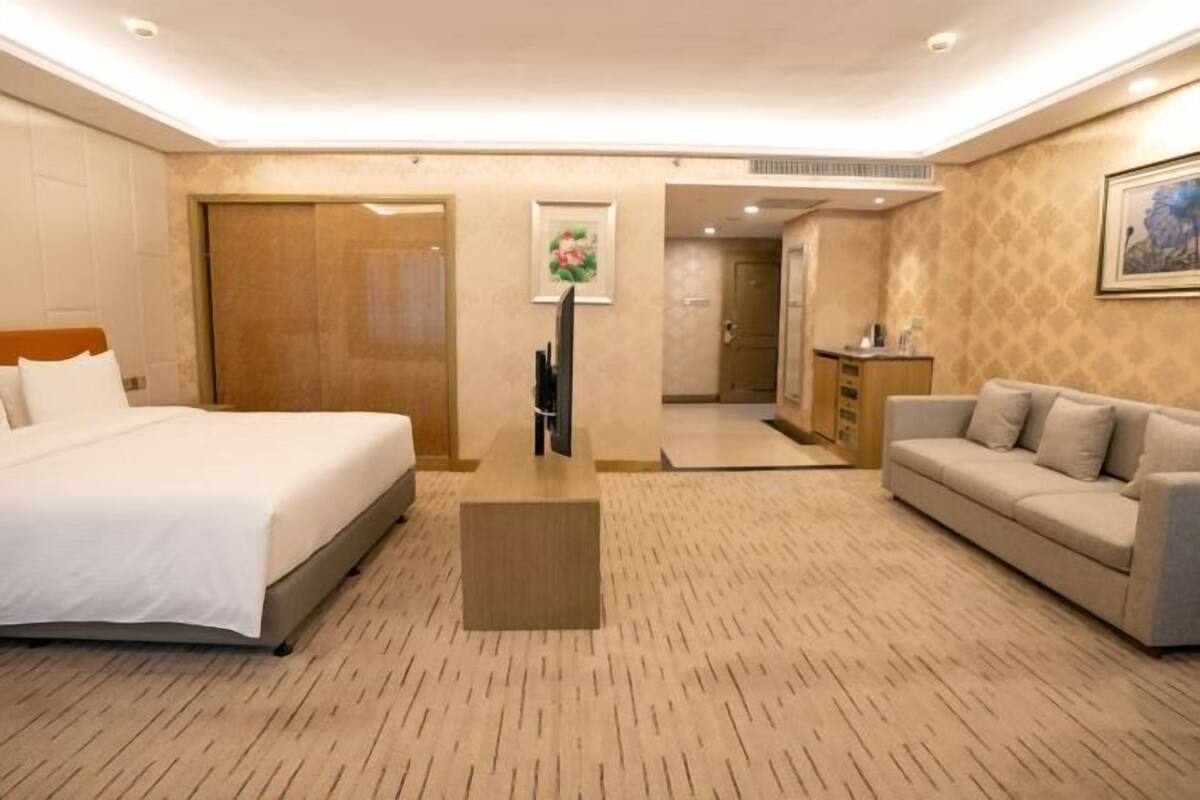 1 dormitori, minibar, caixa forta a l'habitació i escriptori