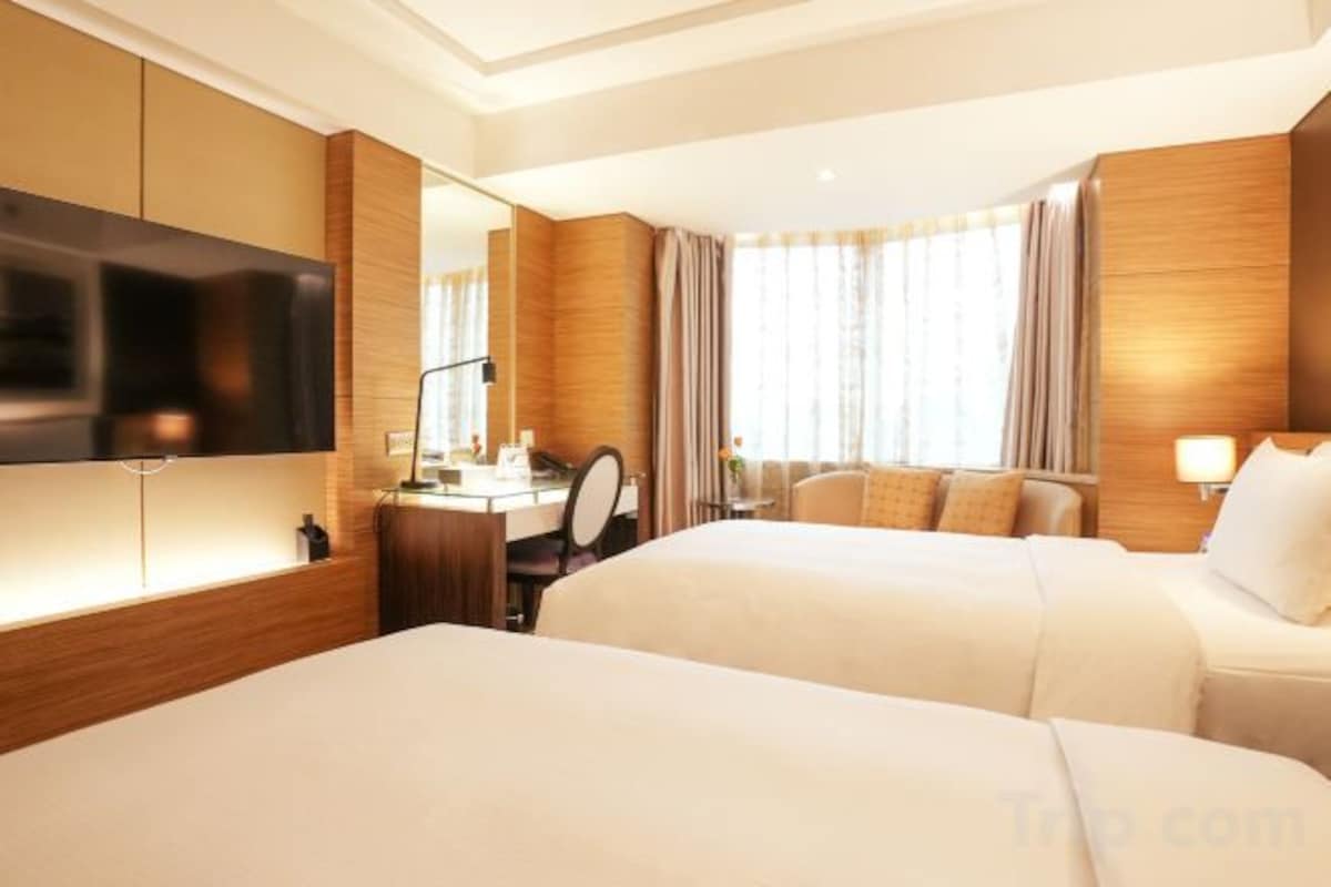 Minibar, in-room safe, desk, blackout drapes