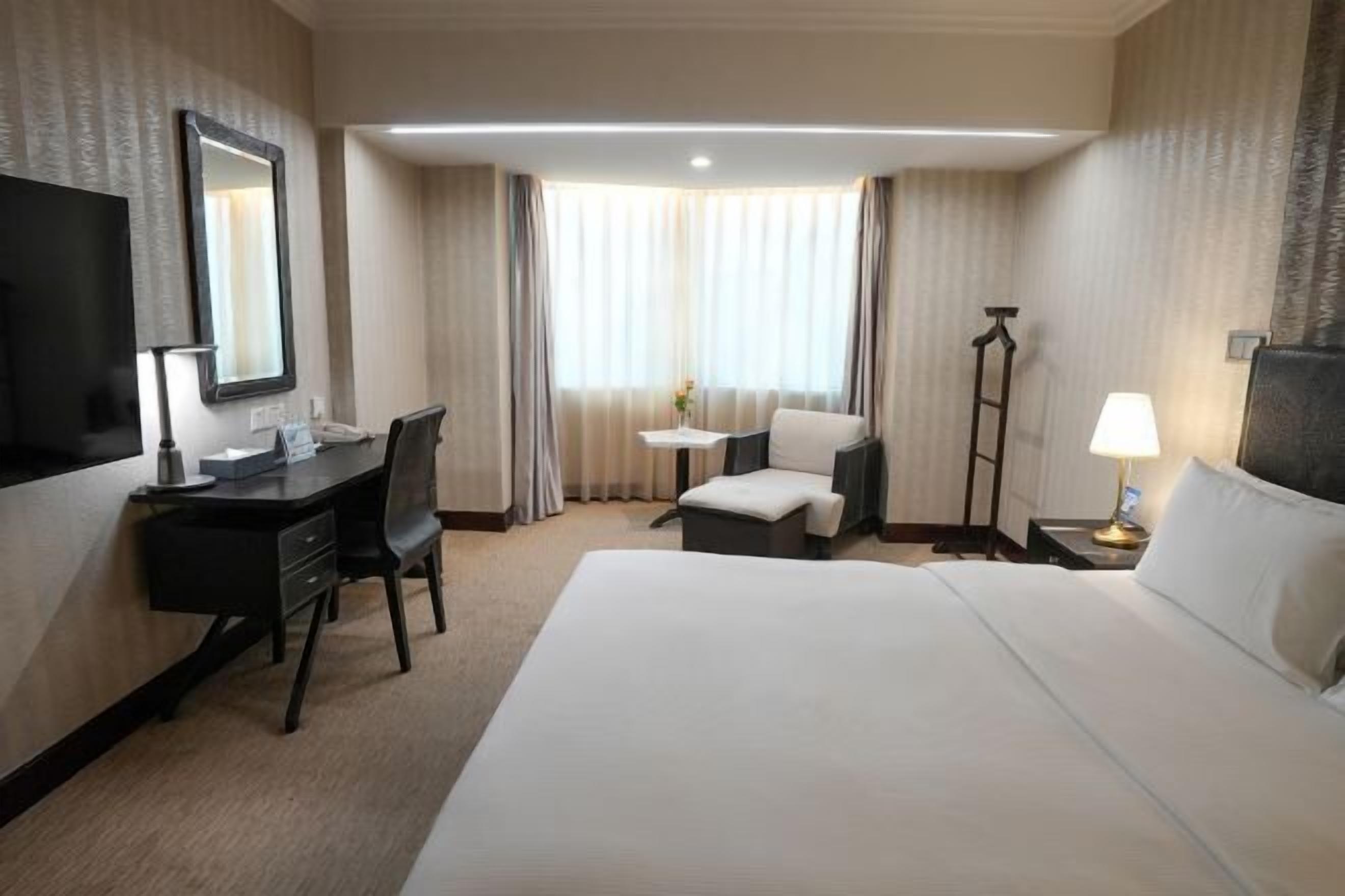 미니바, 객실 내 금고, 책상, 암막 커튼