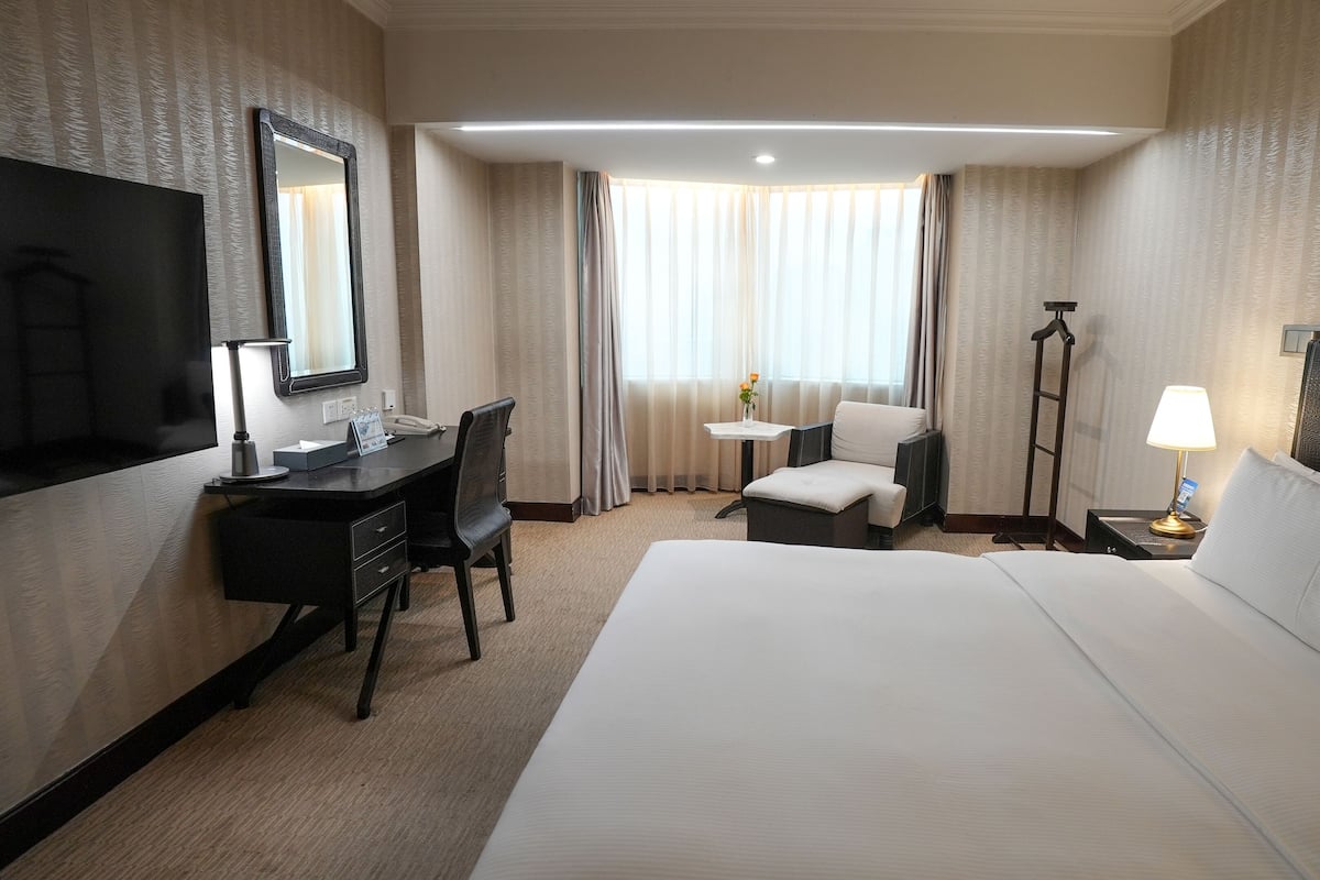 Suite estàndard, vistes a la ciutat | 1 dormitori, minibar, caixa forta a l'habitació i escriptori