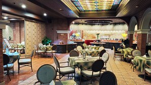 2 restaurants, breakfast, lunch, dinner served; Chinese cuisine  - Beijing Asia Hotel  (Beijing)