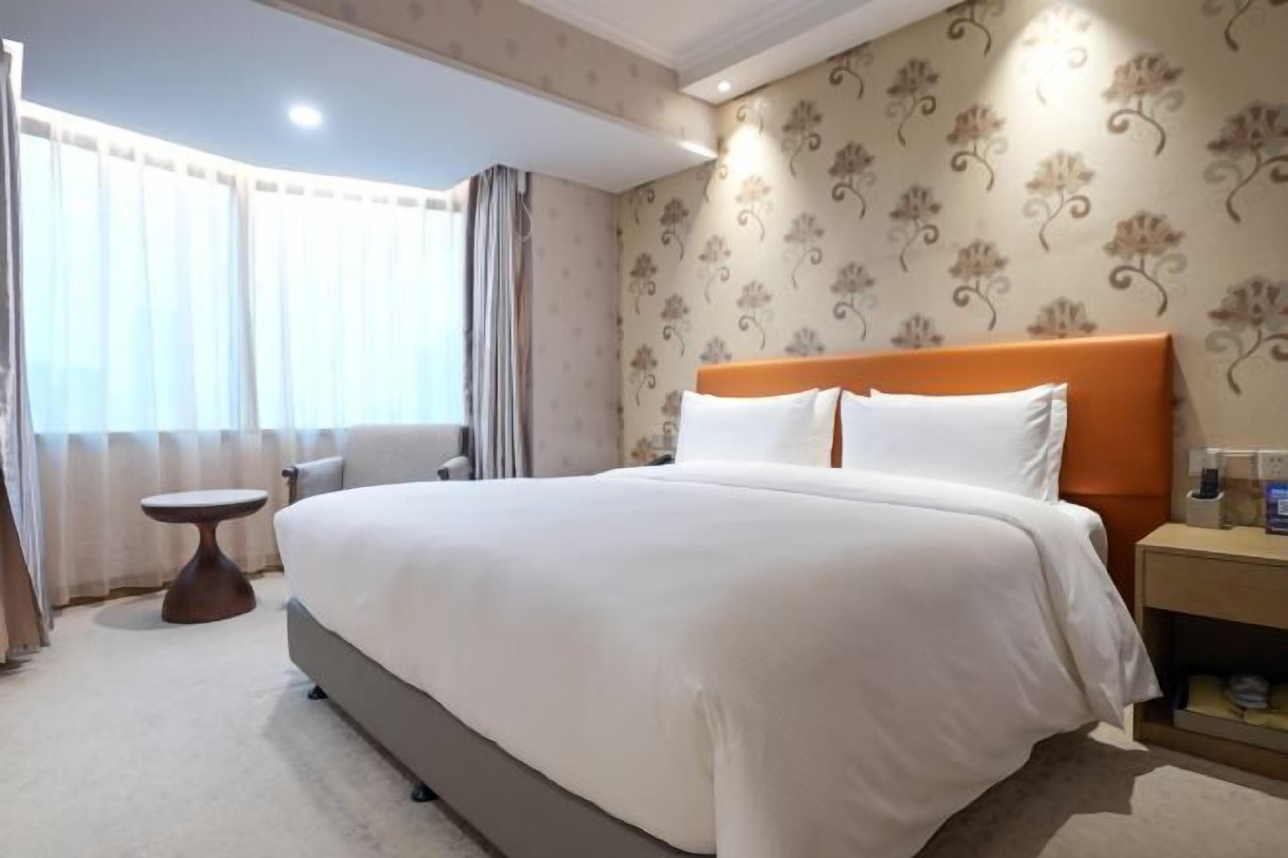 미니바, 객실 내 금고, 책상, 암막 커튼