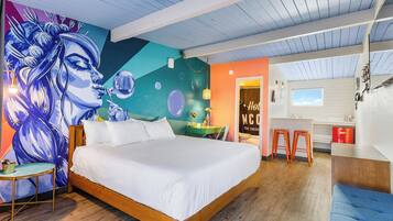 Rom – design, 1 kingsize-seng, tekjøkken | Sengetøy av topp kvalitet, memory foam-senger og individuelt dekorert