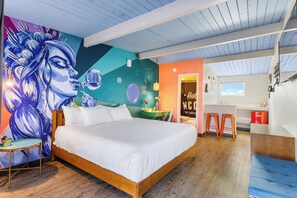Design Room, 1 King Bed, Kitchenette | Premium bedding, memory-foam beds, individually decorated, desk
