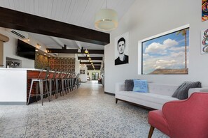 Bar (in der Unterkunft)