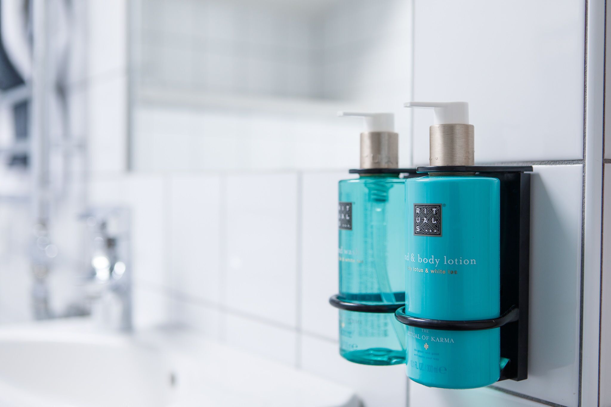 twin room | bathroom | shower, eco-friendly toiletries, hair dryer, bathrobes