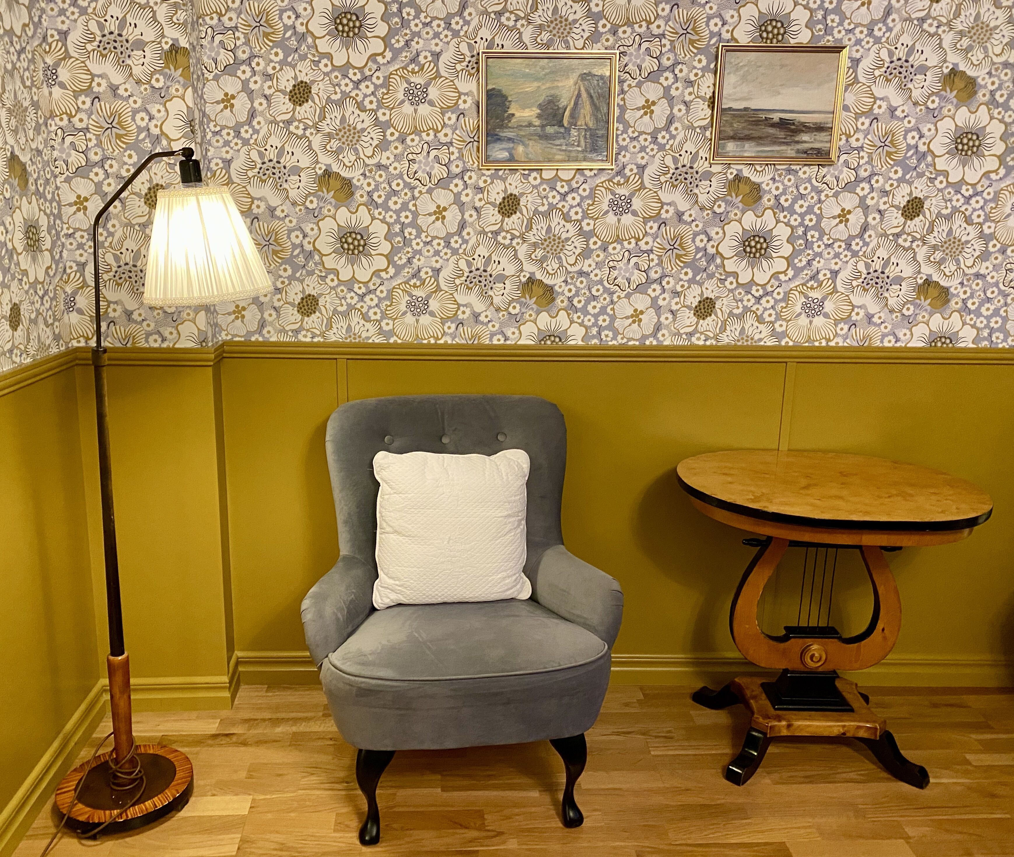 twin room | 1 bedroom, individually decorated, individually furnished, desk