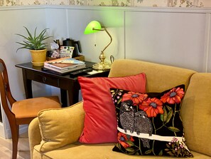 Superior Twin Room | Individually decorated, individually furnished, desk, laptop workspace