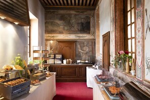 Daily buffet breakfast (EUR 25 per person)