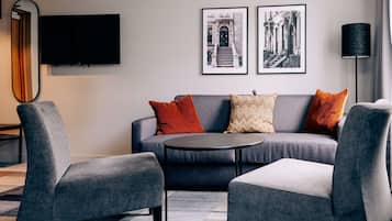 Habitación Deluxe, 1 cama de matrimonio grande, no fumadores (with Sofabed) | Escritorio, cortinas opacas, tabla de planchar con plancha y wifi gratis