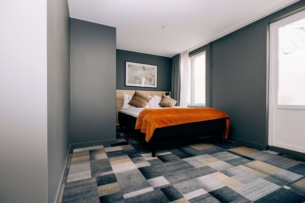 Superior Room, 1 King Bed, Non Smoking | Desk, blackout drapes, iron/ironing board (on request), WiFi (free)