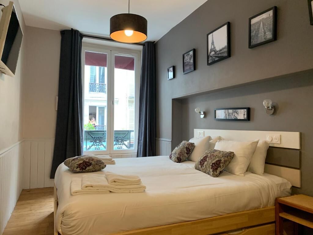 In-room safe, desk, soundproofing, iron/ironing board