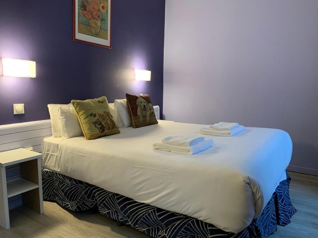 In-room safe, desk, soundproofing, iron/ironing board