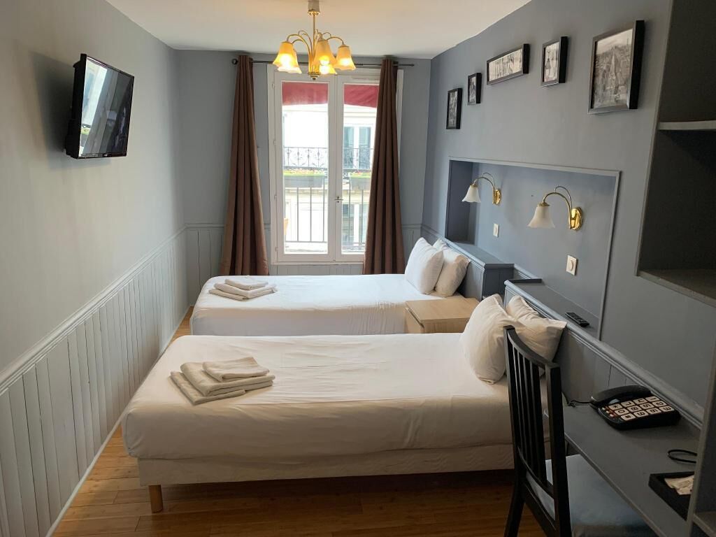 In-room safe, desk, soundproofing, iron/ironing board