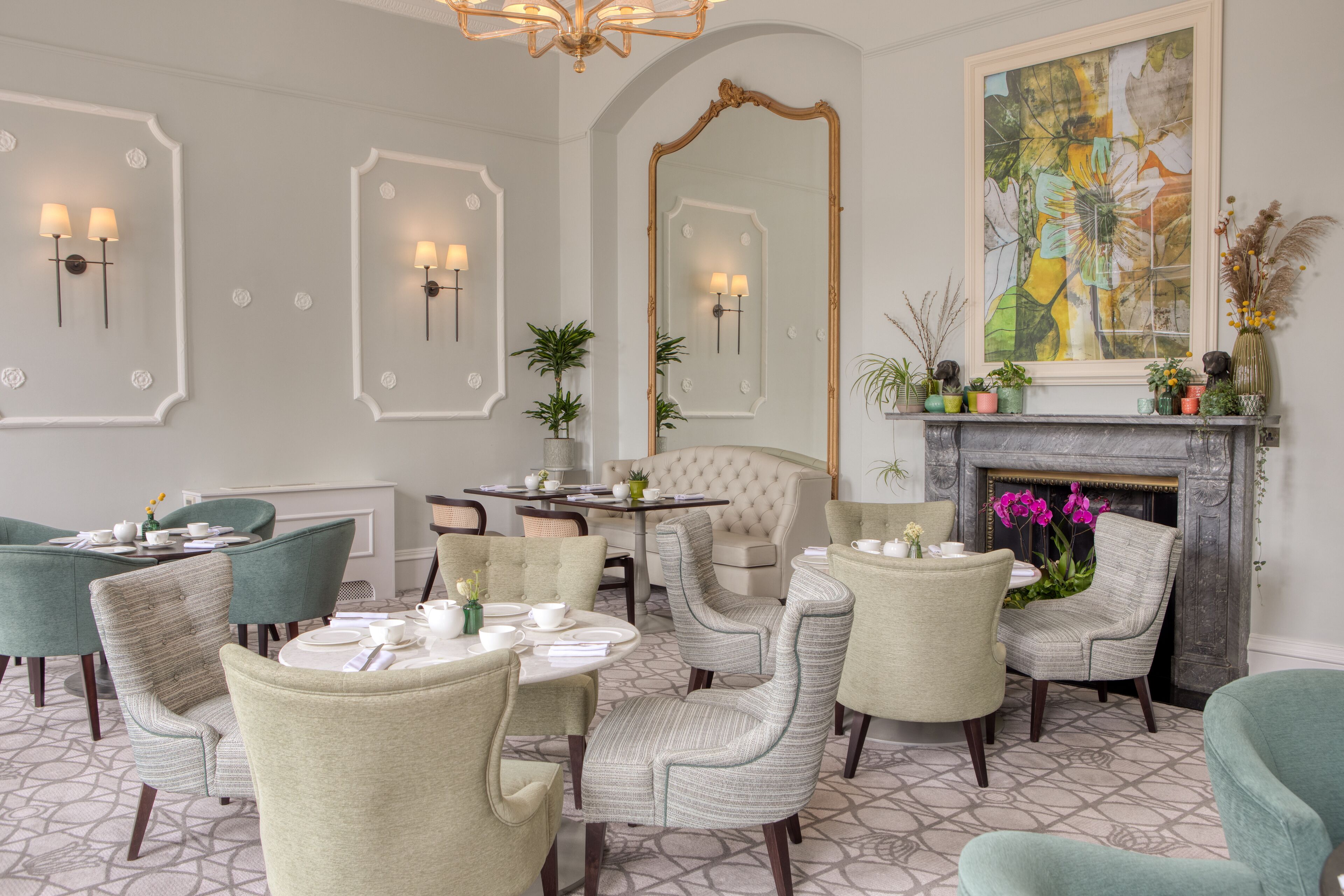 serves lunch and dinner